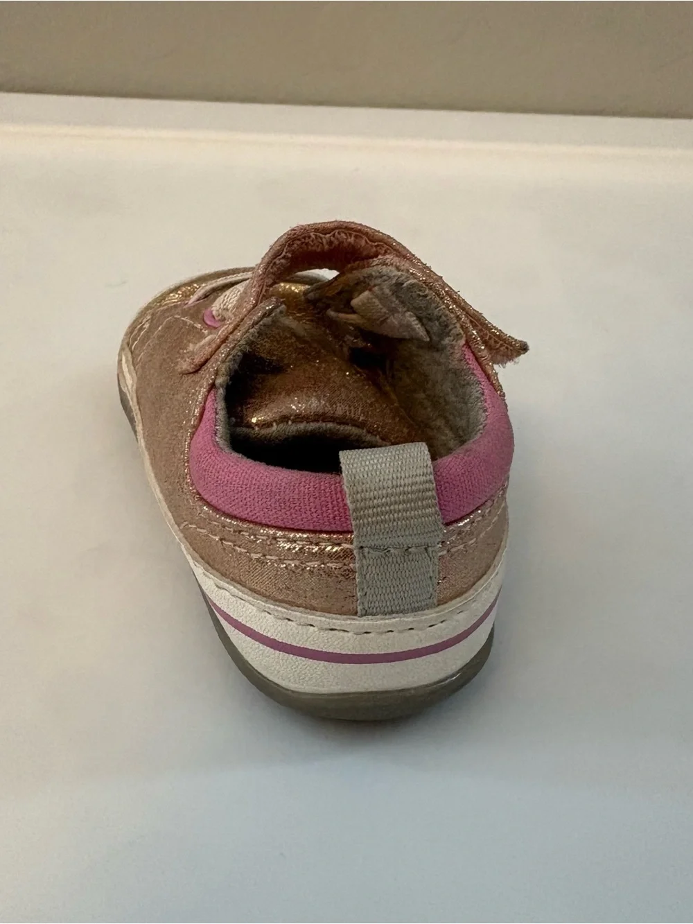 See Kai Run Baby Girls' Stevie II INF shimmer rose gold Sneakers size 4